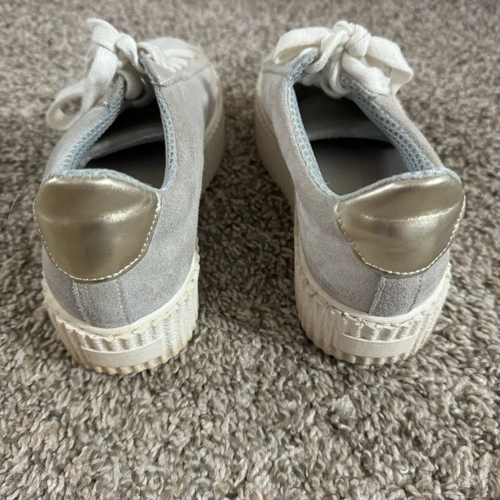 The Shoe Box Platform Tennis Shoes Size 6